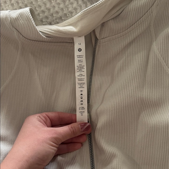 Lululemon Ribbed Softreme Cropped Jacket - Picture 8 of 10